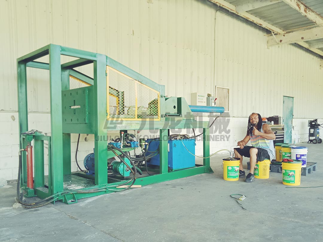 廢舊輪胎回收設(shè)備生產(chǎn)線(xiàn)